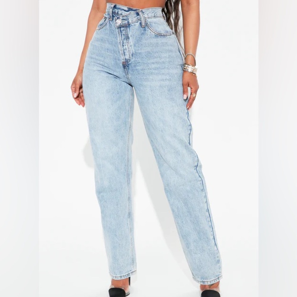 Fashion nova Crossover Straight Leg Jeans - Light Blue Wash size 13 BNWT